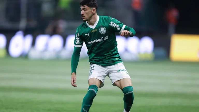Craque Neto aponta Piquerez, do Palmeiras, o melhor lateral do Brasil hoje e Marcos reage: “Ficamos felizes com a renovação”