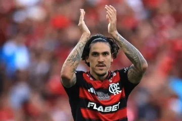 Craque Neto defende Pedro em “treta” com Filipe Luís e alerta Flamengo: “Quando deixou de treinar?”