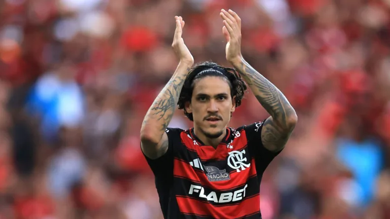 Craque Neto defende Pedro em “treta” com Filipe Luís e alerta Flamengo: “Quando deixou de treinar?”