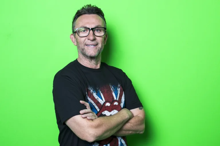 Craque Neto fica incrédulo ao citar números de Depay no Corinthians: “O contrato do Memphis é inacreditável”