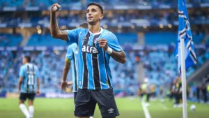 Grêmio perde Cristian Olivera e Marlon contra o Fluminense no Brasileirão; Gustavo Martins vira dúvida