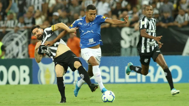 Onde assistir Cruzeiro x Ceará no Brasileirão: escalações, desfalques e retrospecto