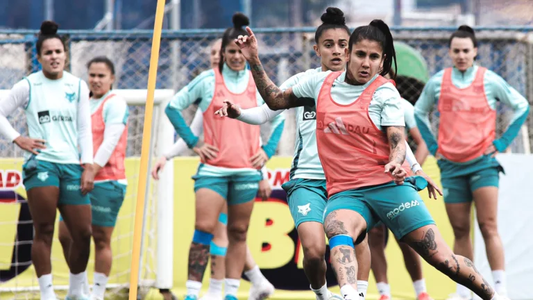 Cruzeiro terá amistosos contra Fluminense Botafogo antes de jogos decisivos no Brasileirão e na Copa do Brasil Feminina