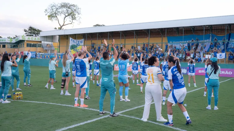 Com investimento pesado, Cruzeiro evolui no futebol feminino e faz a sua primeira venda na história