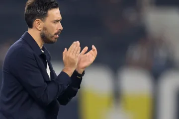  Davide Ancelotti brinca com superstição após Botafogo e Vitória no Brasileirão: “Vou trocar de roupa?”