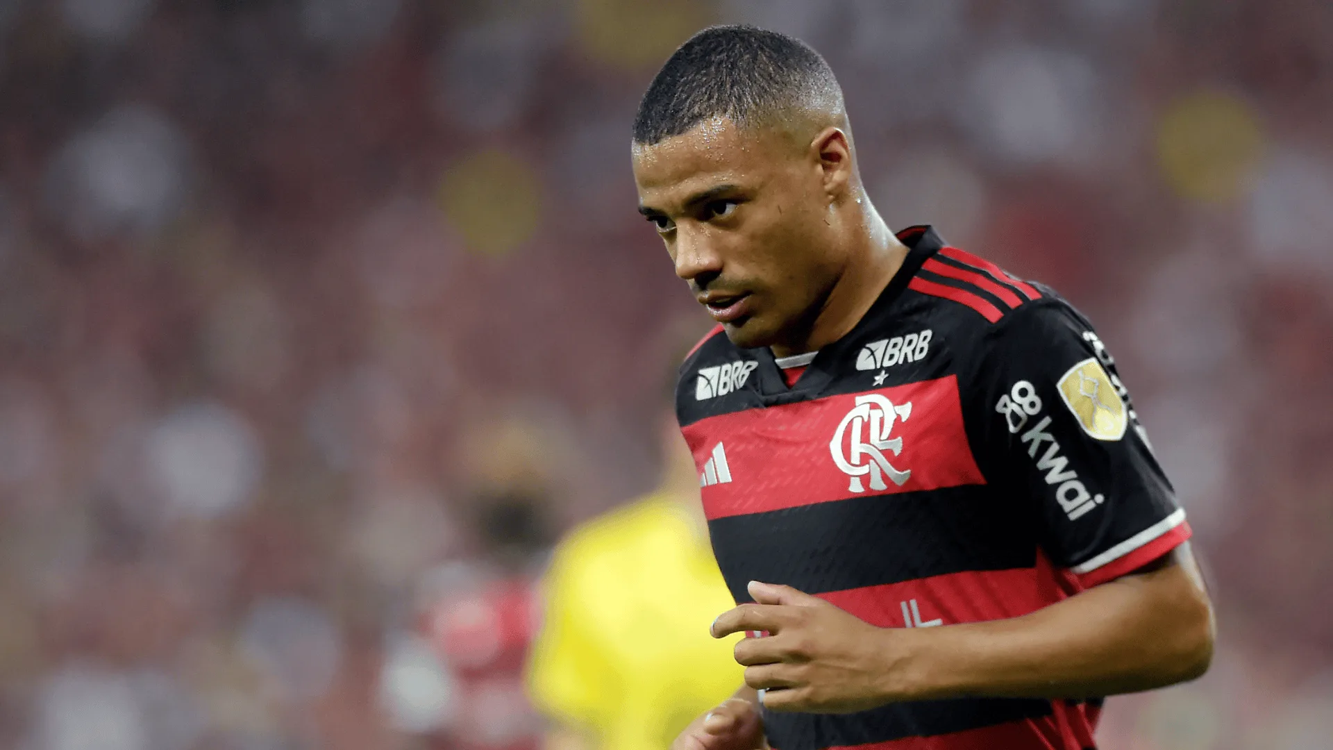 Alvo de polêmica no Flamengo, De la Cruz é o jogador estrangeiro mais valioso do Brasileirão; Memphis fecha o top-10