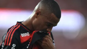 Flamengo se manifesta após vazamentos envolvendo De la Cruz e irrita torcedores: “Que vergonha essa nota”