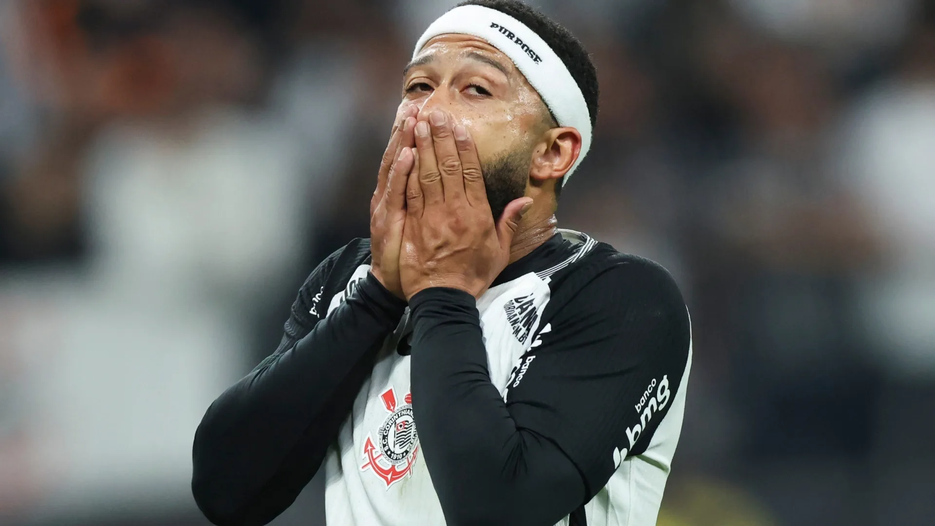 Depay, Romero e mais: Brasileirão Série A tem 12 jogadores suspensos no começo da 14ª rodada