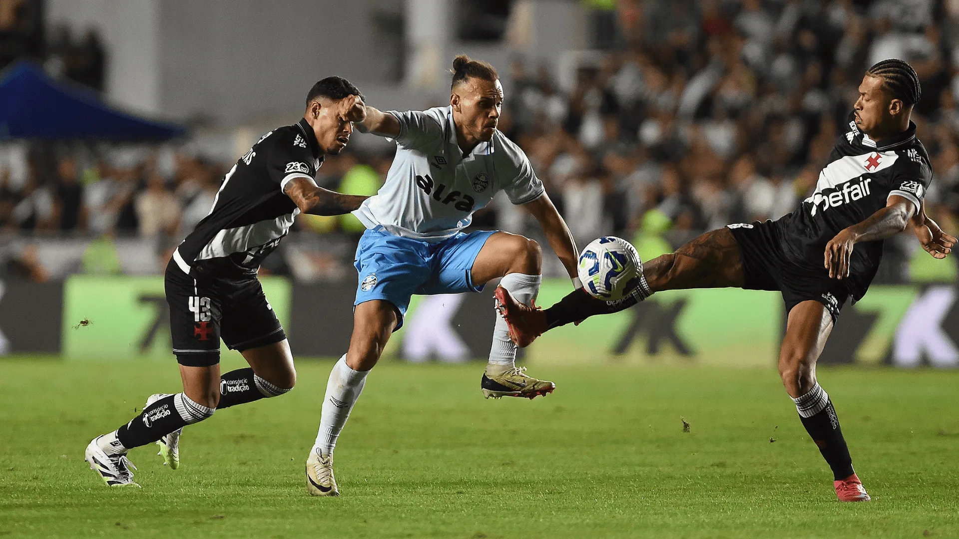 Rodinei relembra lance da expulsão contra o Flamengo no Brasileirão de 2020: “Não tenho que me desculpar”