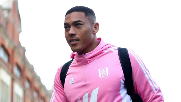 Torcida do Grêmio pede Carlos Vinícius contra o Palmeiras após registro no BID: “Tinha que estar na viagem”