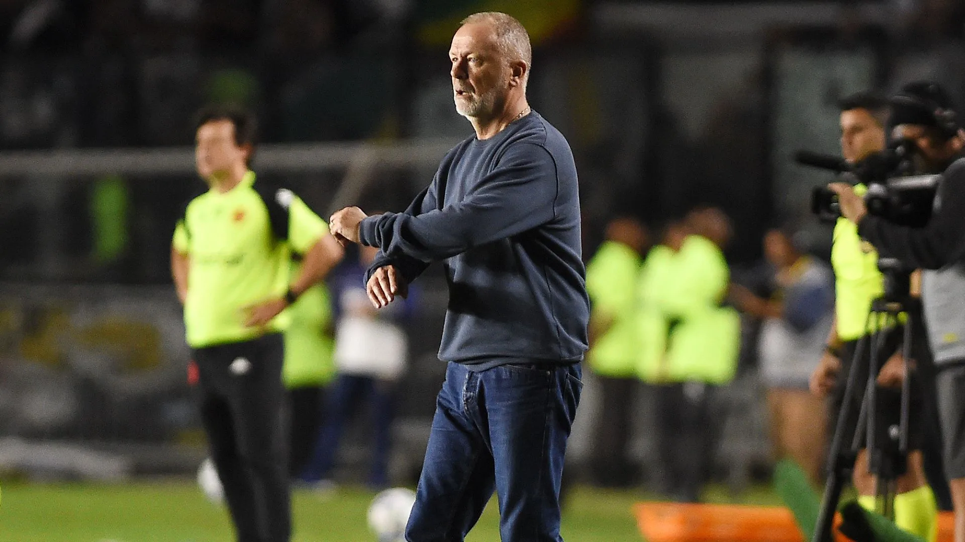 Mano Menezes revela dificuldade do Grêmio em encontrar equilíbrio para evoluir: “Defender bem e jogar melhor”