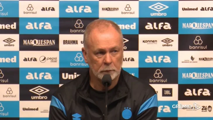 Mano Menezes assume parcela de culpa na derrota do Grêmio e reconhece: “No 4 a 1 não salva ninguém” Mano Menezes assume parcela de culpa na derrota do Grêmio e reconhece: “No 4 a 1 não salva ninguém”
