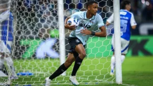 André Henrique tenta esquecer goleada sofrida pelo Grêmio e pensa na Sul-Americana: “Hora de rever algumas coisas”