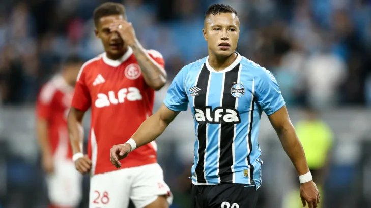 Grêmio decide não pagar multa milionária para Marlon jogar contra o Cruzeiro, e gremistas apoiam: “Nessa eu concordo” Grêmio decide não pagar multa milionária para Marlon jogar contra o Cruzeiro, e gremistas apoiam: “Nessa eu concordo”