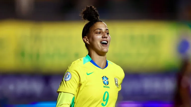 Seleção brasileira feminina bate a Venezuela por 2 a 0 na estreia da Copa América