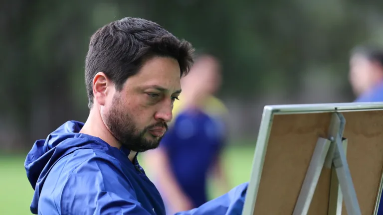 Kerolin ou Amanda Gutierres? Veja quem Arthur Elias deve escalar em duelo do Brasil contra a Bolívia