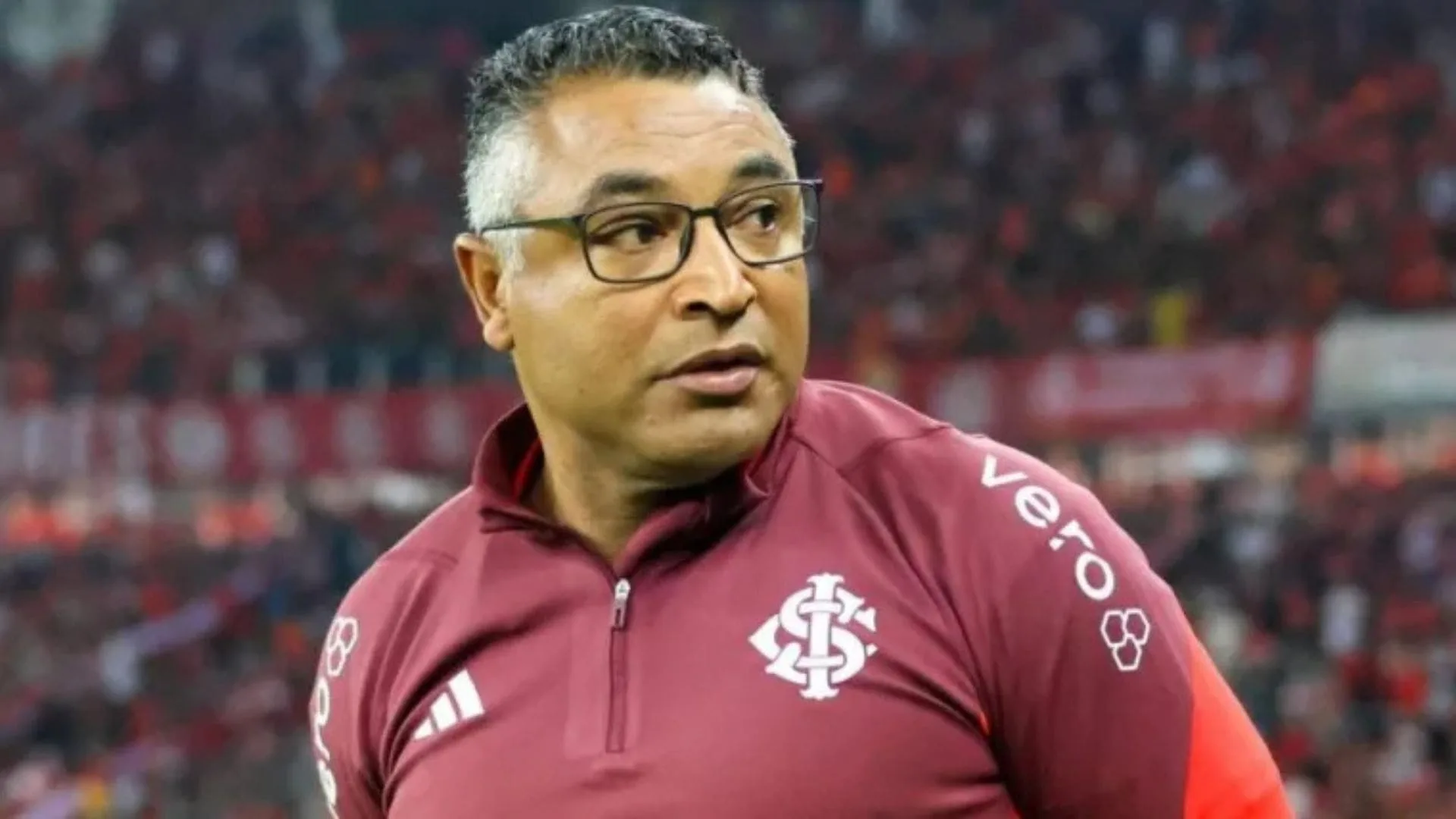 Roger Machado comenta jejum de grandes títulos do Internacional, que pode chegar a 15 anos: “Pressiona o trabalho”