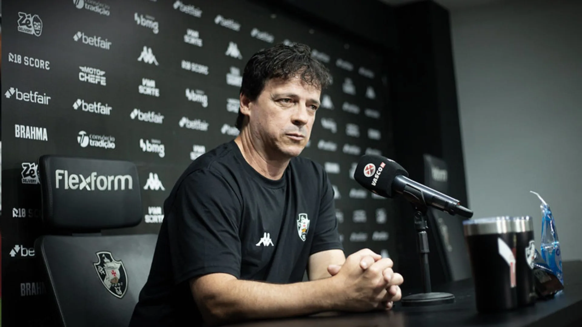 Diniz reflete “abismo” ao comparar Vasco com Palmeiras, Flamengo e Botafogo: “É fácil contratar o Vitor Roque”