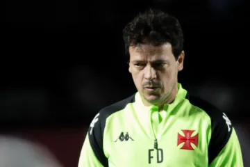 Diniz é sincero após goleada sofrida pelo Vasco na Sul-Americana: “Não temos dinheiro para contratar”