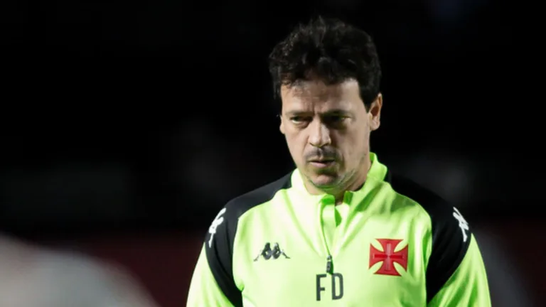 Diniz é sincero após goleada sofrida pelo Vasco na Sul-Americana: “Não temos dinheiro para contratar”