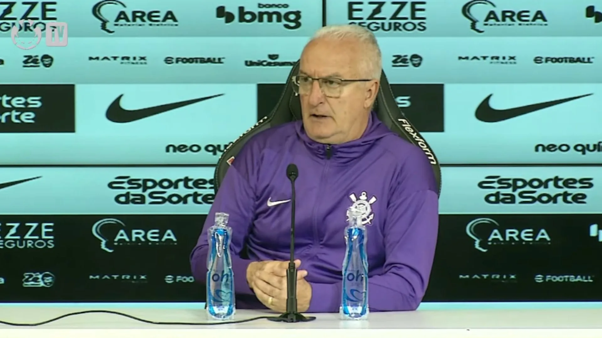 Dorival Júnior comemora gol de Memphis e fim das polêmicas do holandês: “Foi um período muito complicado”