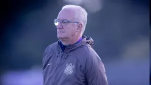 Corinthians pode demitir Dorival Júnior se cair para o Palmeiras na Copa do Brasil, informa Nicola: “Situação dele é ruim”