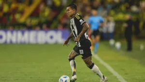 Dudu, Bruno Henrique, Cássio, Flaco López e mais: Brasileirão tem nove jogadores suspensos no começo da rodada 15