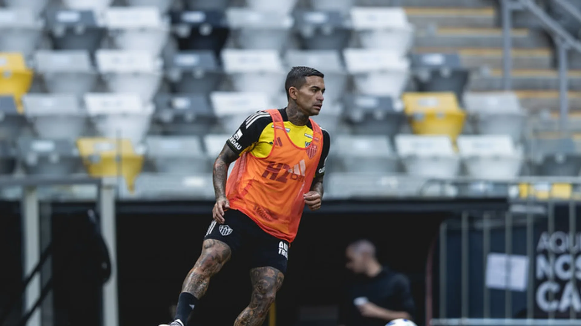 Pedido para aumento da suspensão de seis jogos de Dudu, do Atlético-MG, não é acatado pelo STJD 