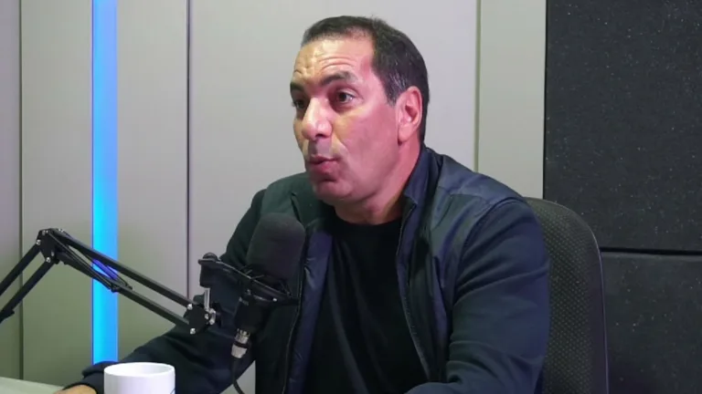 Edmundo cita salários de Souza e Alex Teixeira no Vasco e pede impeachment de Pedrinho: “Já há motivo suficiente”