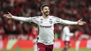 César Cidade Dias festeja gols de Everaldo, do Fluminense, contra o Internacional: “Força da base do Grêmio”
