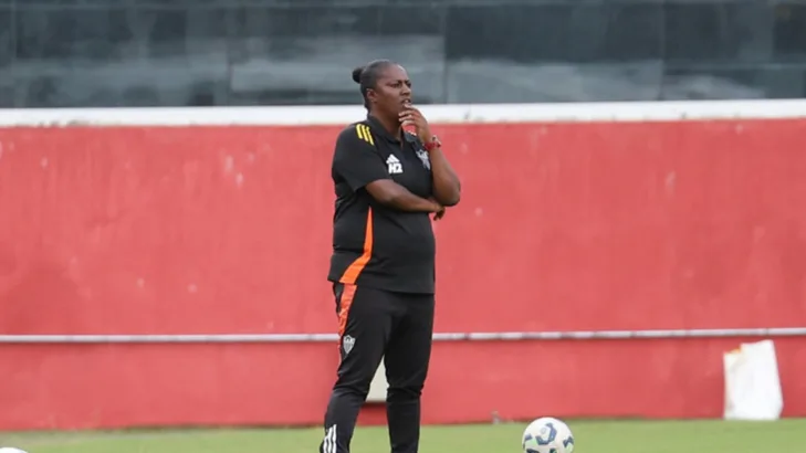 Fabi Guedes, técnica do Atlético-MG, comemora acesso da equipe no Brasileirão Feminino A2: “Confiaram no propósito” Fabi Guedes, técnica do Atlético-MG, comemora acesso da equipe no Brasileirão Feminino A2: “Confiaram no propósito”