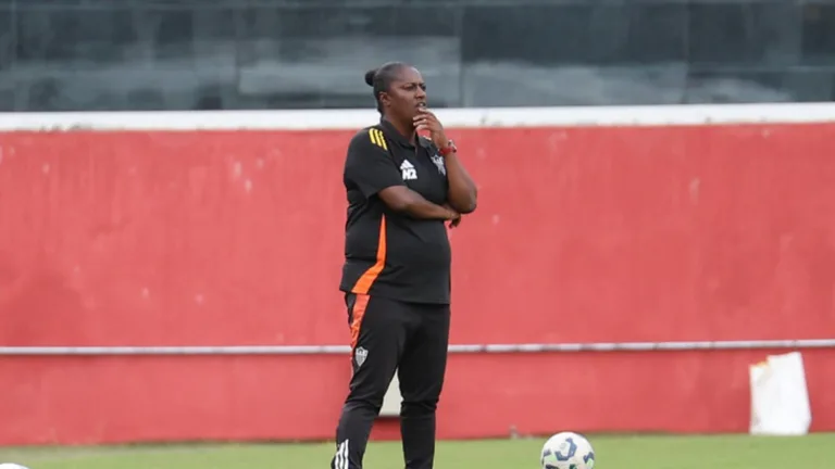 Fabi Guedes, técnica do Atlético-MG, comemora acesso da equipe no Brasileirão Feminino A2: “Confiaram no propósito”