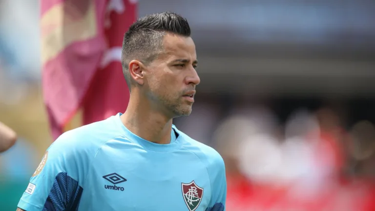 Fábio falha em Fluminense x Palmeiras, deixa Maurício marcar golaço e torcida critica: “Homenageou o Weverton”