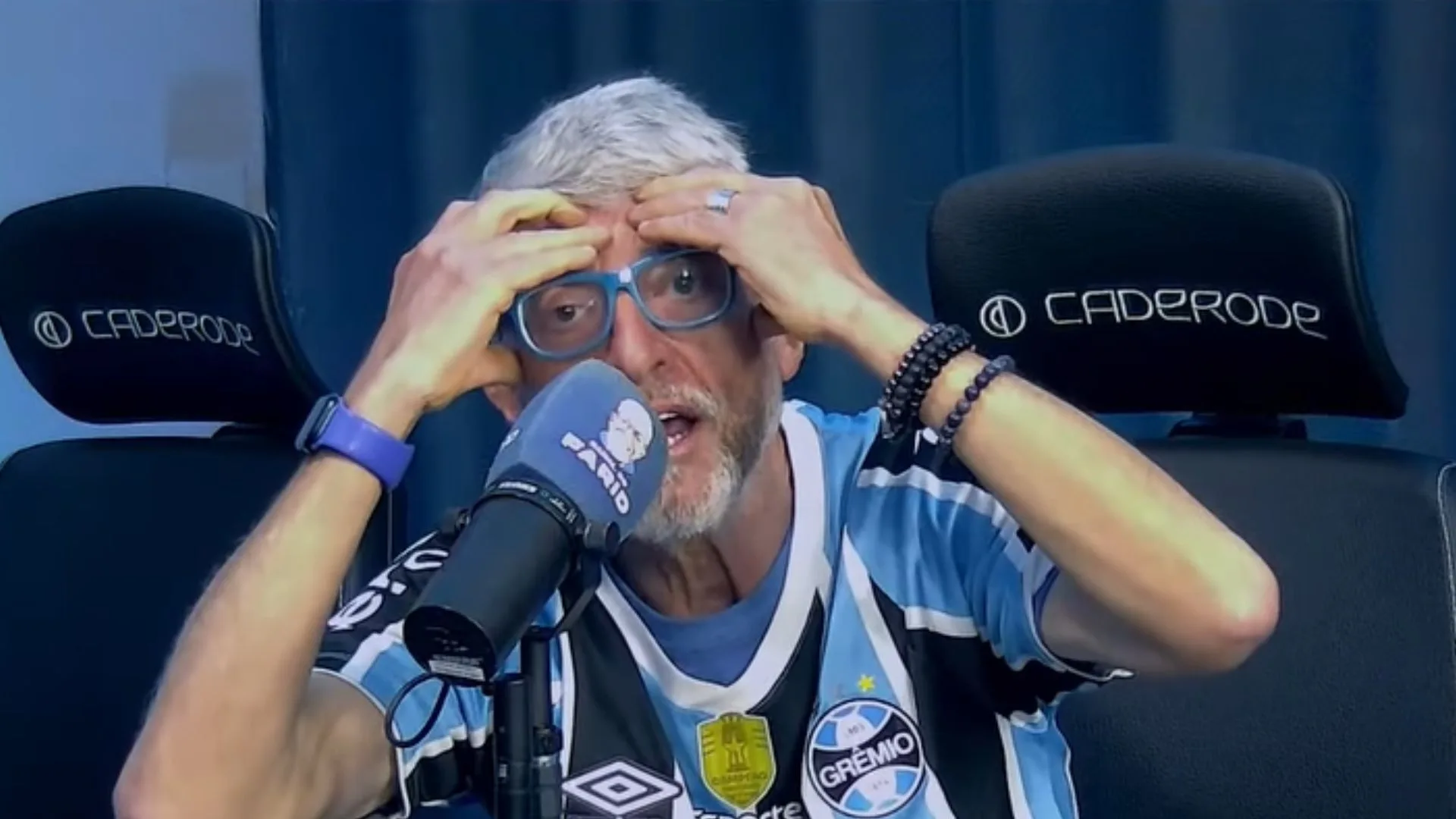 Farid Germano perde a linha e culpa Mano Menezes por eliminação do Grêmio na Sul-Americana: “Pede para sair”