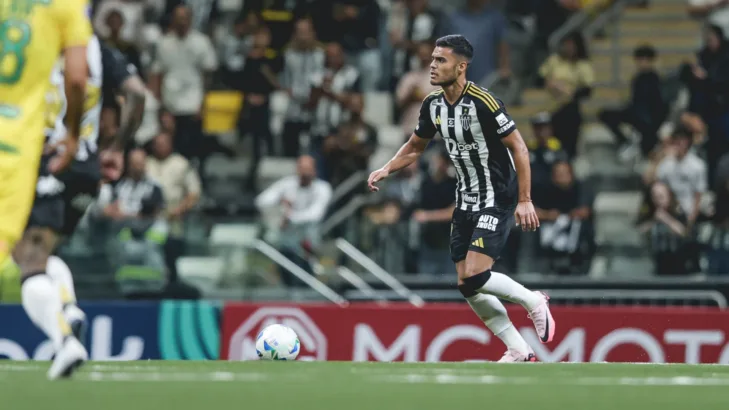 Fausto Vera explica situação no Atlético-MG após ficar afastado: “Precisaram de mim, continuei de boa vontade” Fausto Vera explica situação no Atlético-MG após ficar afastado: “Precisaram de mim, continuei de boa vontade”