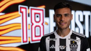 Lucas Tanaka revela sondagens da Argentina a Fausto Vera, do Atlético-MG: “Quatro clubes foram nele”