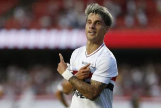 Ferreirinha comemora gol contra o Fluminense