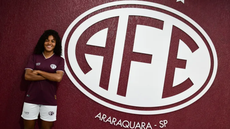 Ferroviária anuncia a contratação de Sissi, jogadora com passagens por Flamengo e Braga de Portugal