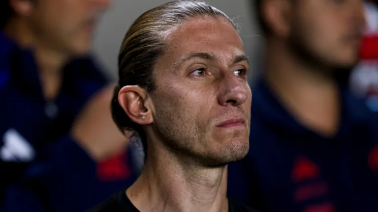 Torcedores do Flamengo saem em defesa de Pedro após nova declaração de Filipe Luís: “Virou problema pessoal”