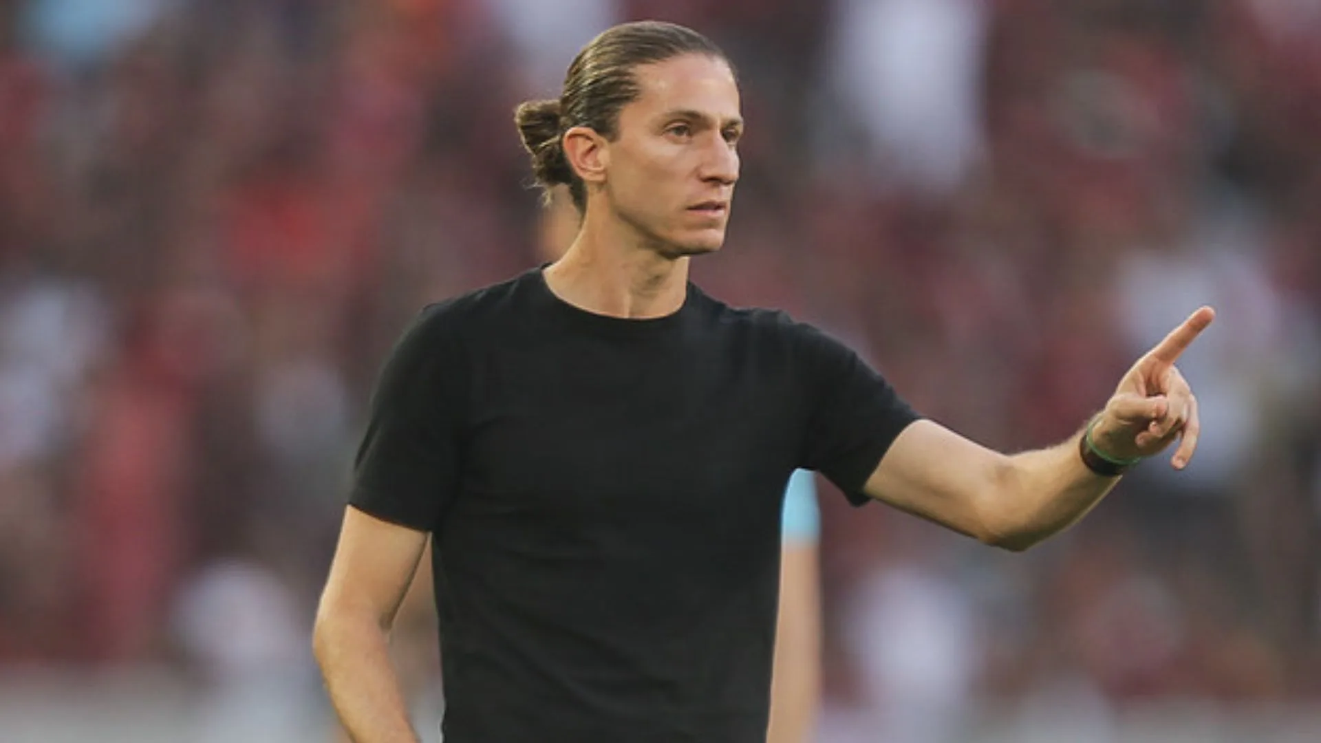 Denílson avalia renovação de Filipe Luís no Flamengo e deixa aviso sobre Jorge Jesus: “Esse não volta”