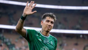 Nicola descarta chegada de Roberto Firmino ao Botafogo e aponta destino do jogador: “Não voltará ao Brasil”