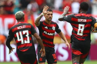Jogadores do Flamengo comemoram gol no Mundial