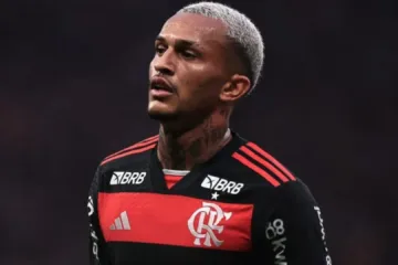 Roma intensifica interesse em Wesley, do Flamengo, e estuda parceria com o Everton pela contratação do lateral