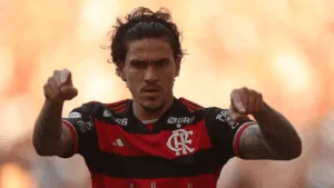 Flamengo não relaciona Pedro para jogo contra o Santos e torcedores reagem na web: “Que papelão da diretoria”