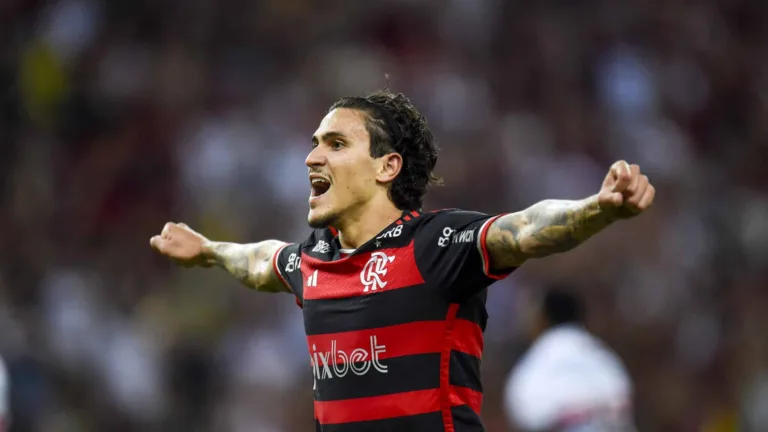 Piperno explica situação de Pedro no Flamengo e interesse em características especiais