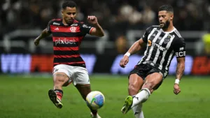Onde assistir Flamengo x Atlético-MG no Brasileirão: escalações, desfalques e retrospecto