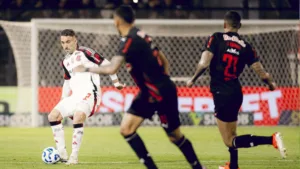 Flamengo sofre “gol de Fifa” do Red Bull Bragantino e revolta torcedores: “Esse time é inacreditável”