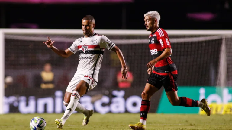 Cicinho é sincero e projeta derrota do São Paulo contra o Flamengo no Brasileirão: “Tem que ser realista”