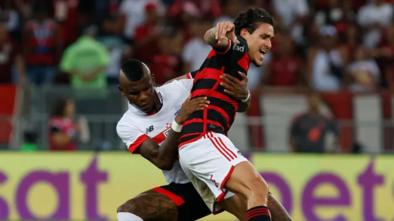 CBF define data para duelo Flamengo x São Paulo pela 13ª rodada do Brasileirão que marca reestreia de Crespo