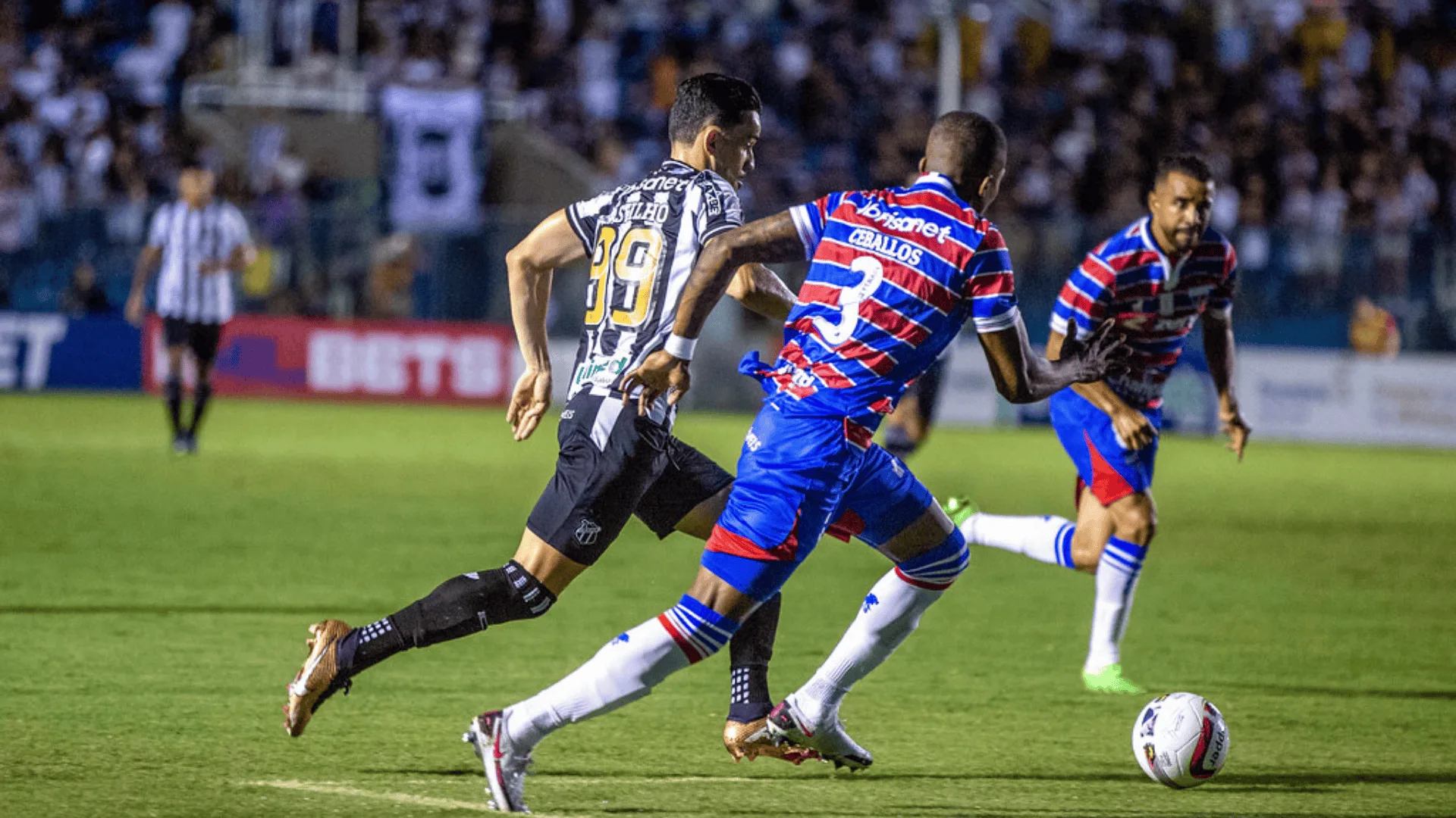 Onde assistir Fortaleza x Ceará pelo Brasileirão: escalações, desfalques e retrospecto
